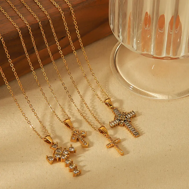 1 Piece Classic Punk Style Cross Shape Stainless Steel 18K Gold Plated Inlay Rhinestones Women's Pendant Necklaces 